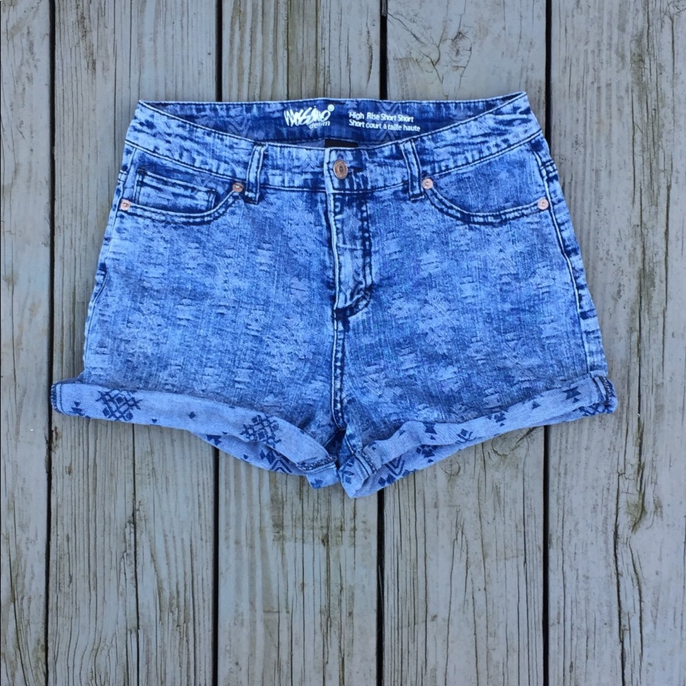 High-rise short shorts